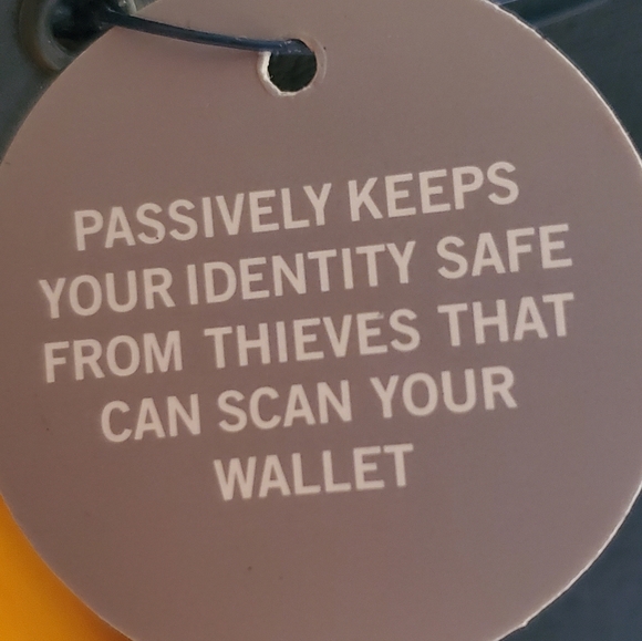 Nautica NWT Women’s RFID Trifold Wallet Black + White + Tan - Picture 9 of 10